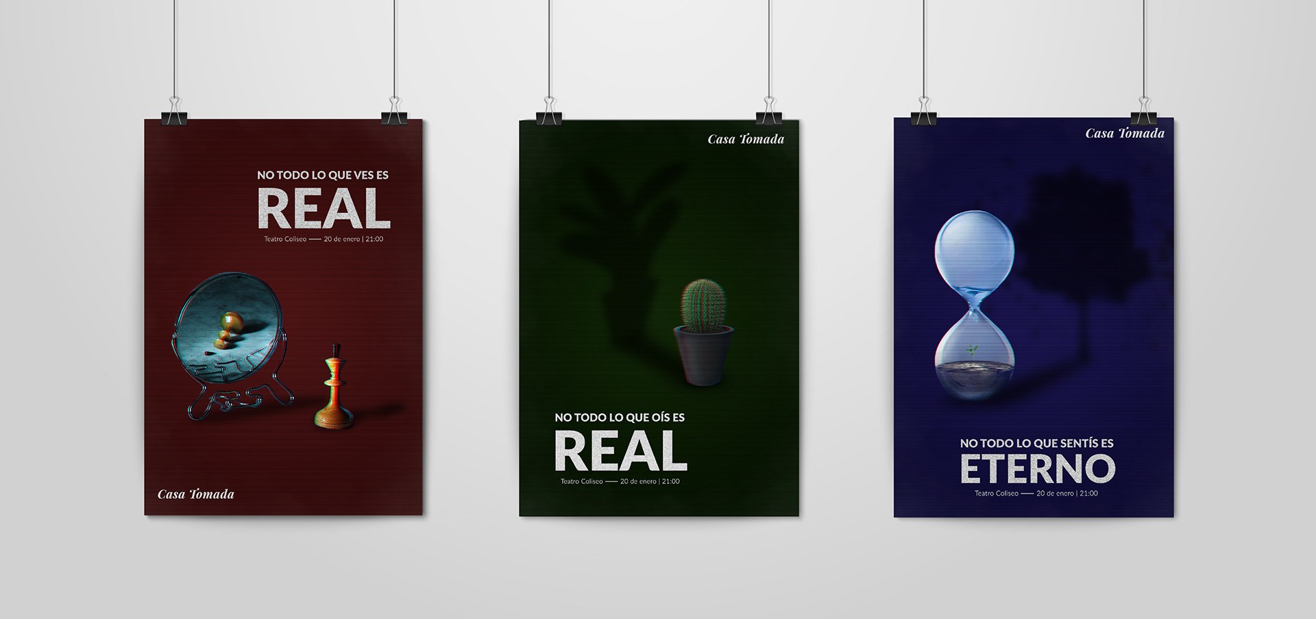 Mockup de los tres afiches de Casa tomada colgados uno junto al otro sobre una pared gris